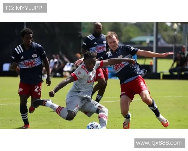 新英伦革命与纽约红牛的激烈对决展现足球魅力与战术智慧的碰撞