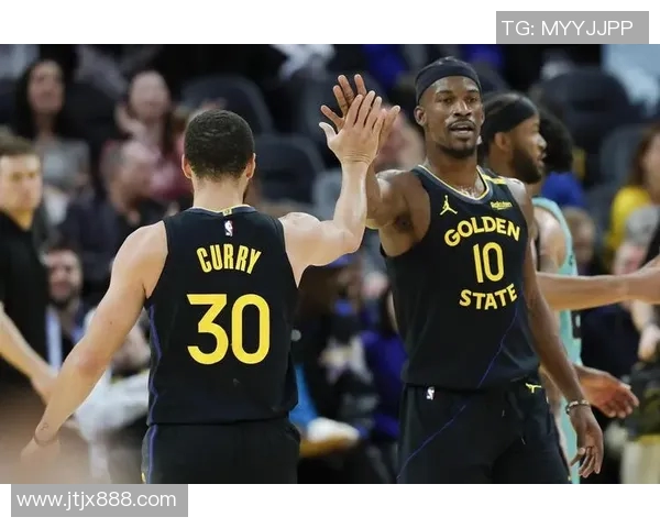 勇士与马刺激战正酣全场直播精彩瞬间回顾与分析