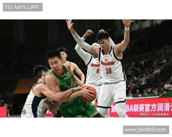 山东西王男篮迎战辽宁队全力争胜展现球队实力与斗志