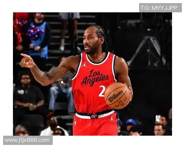 快船与勇士激战11月20日NBA赛场巅峰对决引发球迷热议 快船与勇士激战11月20日NBA赛场巅峰对决引发球迷热议