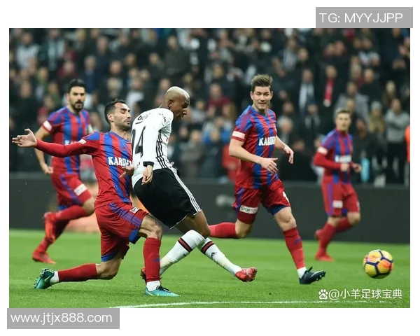 贝西克塔斯与罗马激战正酣谁能在欧联杯中笑到最后